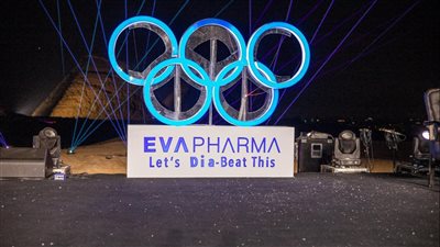 550 طبيبا يحتفلون باليوم العالمي للسكر تحت سفح الأهرامات