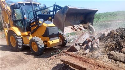 محافظ أسوان يتابع الموجة 18 بإزالة حالات تعد بإدفو