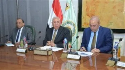 وزراء التنمية المحلية والزراعة والإسكان يؤكدون عدم السماح بأى تعديات على الأراضى الزراعية 