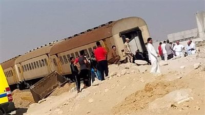 اللقطات الأولية من موقع حادث تصادم قطار محرم بك الضبعة بلودر (فيديو)