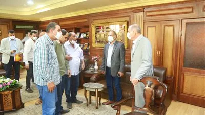 محافظ كفر الشيخ يستقبل الشاب الكفيف محمد حجازى 