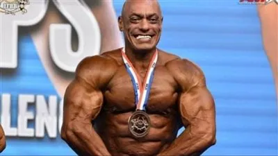 عمرو الحديدي يهدي إنجازه العالمي في كمال الأجسام للرئيس السيسي وشهداء الوطن