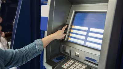 اتبع هذه الخطوات لاستعادة الفيزا بعد سحبها من ماكينة الصراف الآلي ATM