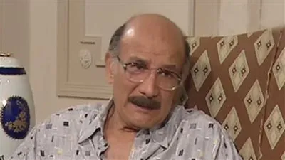 فنانون توفوا بكورونا.. آخرهم أحمد خليل 