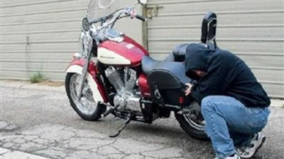 تصرفاته الغريبة كشفته.. القبض علي لص 