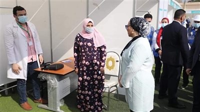 توزيع هدايا وتلبية دعوة سيدة.. تفاصيل زيارة قرينة الرئيس لقرية 