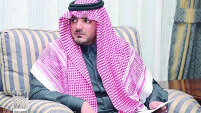 الأمير عبدالعزيز بن سعود يتفقد سير عمل مديرية السجون بالرياض 