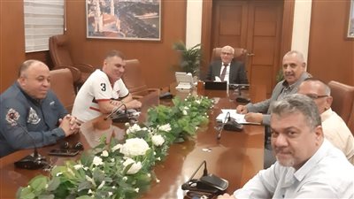 محافظ بورسعيد يجتمع مع لجنة المتابعة اللاحقة المارة على أماكن البضائع المفرج عنها من الجمارك