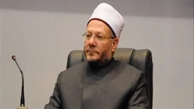 تعليق مفتي الجمهورية على وضع وشم أو مشاركة الدم بجرح عند الزواج 