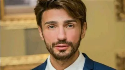 شادي شامل: كان نفسي أكون  سفير.. وتقمصت شخصية عبد الحليم في 