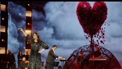 اليسا تشارك متابعيها بصورة جديدة أثناء حفلتها في 