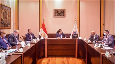 وزير الصحة يعقد اجتماعا لمتابعة الخدمات المقدمة لمنتفعي التأمين الصحي