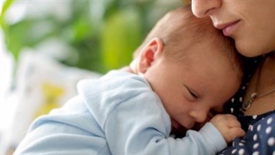 خبيرة تغذية توجه نصائح هامة للأم المرضعة (فيديو)