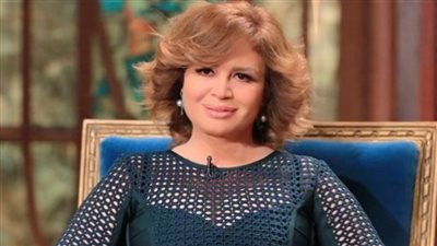 دفاع ناري من إلهام شاهين عن 