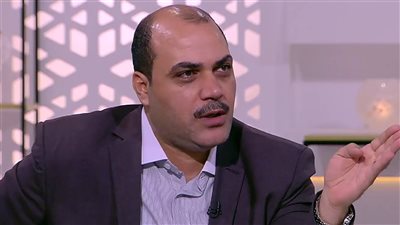محمد الباز يفجر مفاجأة عن القمص زكريا بطرس (فيديو)