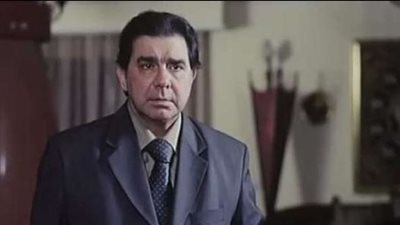 يسرا اللوزي تودع والدها وحيدة وسط غياب تام لنجوم الفن (صور)