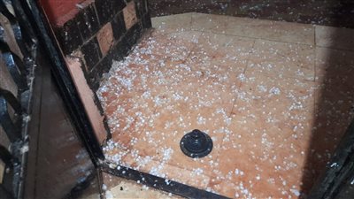 الأرصاد تكشف مفاجاة عن الثلوج المتساقظة على أسوان (فيديو)