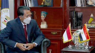 بحث تعزيز سبل التعاون السياحي بين مصر وإندونيسيا 