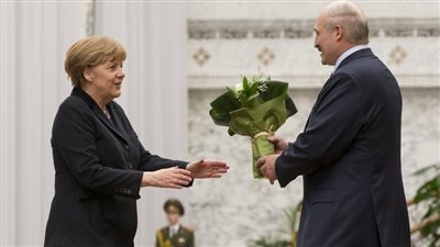 اتصال هاتفي بين 