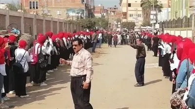 حكاية وداع معلم كفر الأطرش بممر شرفي في الدقهلية (صور) 