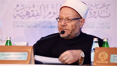 مفتي الديار المصري: يجوز للمرأة اداء العمرة والحج دون محرم