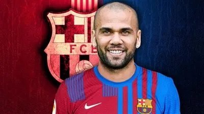 داني ألفيش يستعد للظهور الأول مع برشلونة