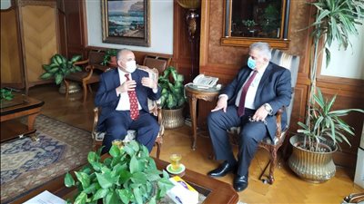 وزير الرى يلتقى رئيس سلطة المياه الفلسطينية لبحث التعاون المشترك