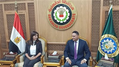 نبيلة مكرم تصل الدقهلية ضمن مبادرة 