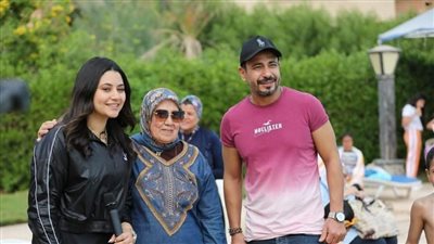  محمد نجاتي يحتفل مع الأيتام والمسنين بالعين السخنة 