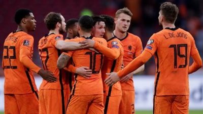 عاجل.. منتخب هولندا يفاوض مدرب برشلونة السابق