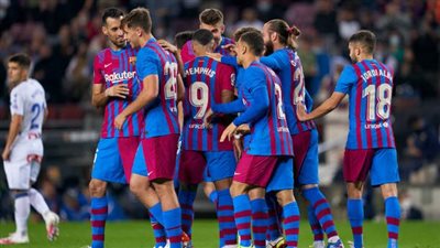 مفاجأة مدوية بشأن تجديد عقد نجم برشلونة