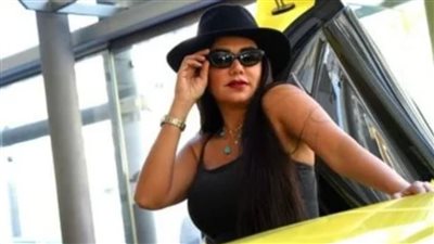 بالأسود.. رانيا يوسف تخطف الأنظار في أحدث ظهور لها