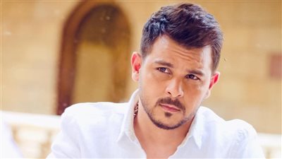 بهذه الكلمات.. محمد رشاد يدعم الفنان هاني شاكر