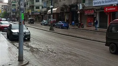 شاهد.. عودة الأمطار إلى الإسكندرية بعد توقفها 24 ساعة 