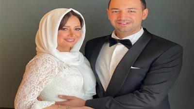  حلا شيحة تدخل في حالة انهيار من البكاء في جنازة سهير البابلي