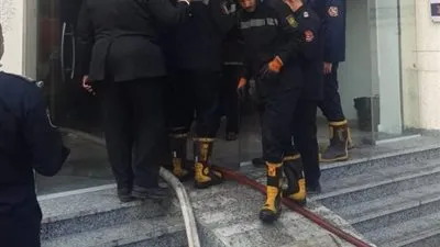 وفاة شقيق الفنانة تيسير فهمي بحريق مستشفى بالعجوزة