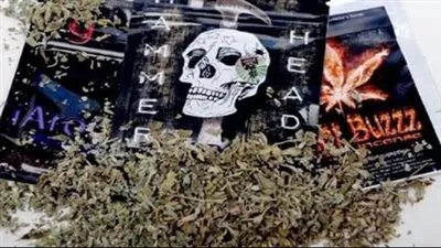 بحوزته حشيش.. التحقيق مع عاطل لاتجاره في مخدر الموت بالوراق