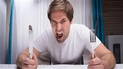 معهد بحوث تكنولوجيا الأغذية يوضح مفهوم الجوع العاطفي (فيديو)