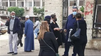  تيسير فهمي تنهار من البكاء بعد دفن شقيقها 