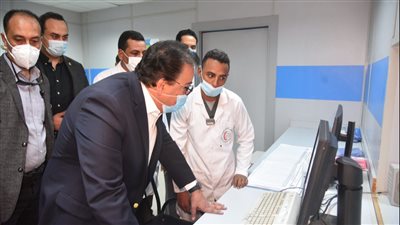 القائم بعمل وزير الصحة يتابع سير العمل بمنظومة التأمين الصحي الشامل بالأقصر