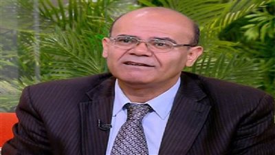 استشاري مناعة يوضح الفرق بين أعراض البرد وكورونا (فيديو)