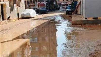 إصلاح كسر بماسورة مياه عطلت الحركة المرورية بمنيا القمح في الشرقية