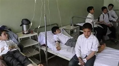 إصابة 36 طالبا وطالبة بـ 4 مدارس في الفيوم بعد تناولهم التغذية المدرسية