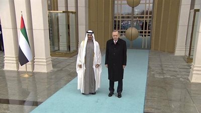 سياسية واقتصادية.. خبير يكشف لـ 