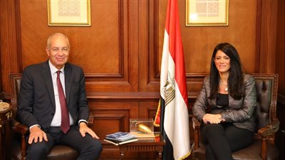 التعاون الدولي تستعرض رؤية المنطقة الاقتصادية لقناة السويس بشأن توطين صناعة الهيدروجين الأخضر 