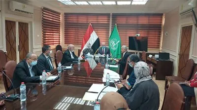 محافظ القليوبية يناقش إجراءات انتخابات مجالس إدارة الجمعيات التعاونية الزراعية