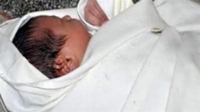 22 أكتوبر.. محاكمة عامل وربة منزل خطفا طفل رضيع وعرضاه للبيع