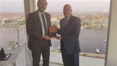 رئيسا جامعتا أسوان وخايين الإسبانية يبحثان التعاون المشترك 