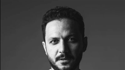 بيتر ميمي: أحمد مكي ترك 