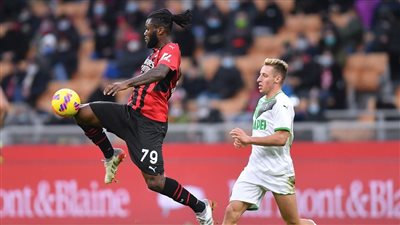 ميلان يخسر بشكل مفاجئ أمام ساسولو بالكالتشيو